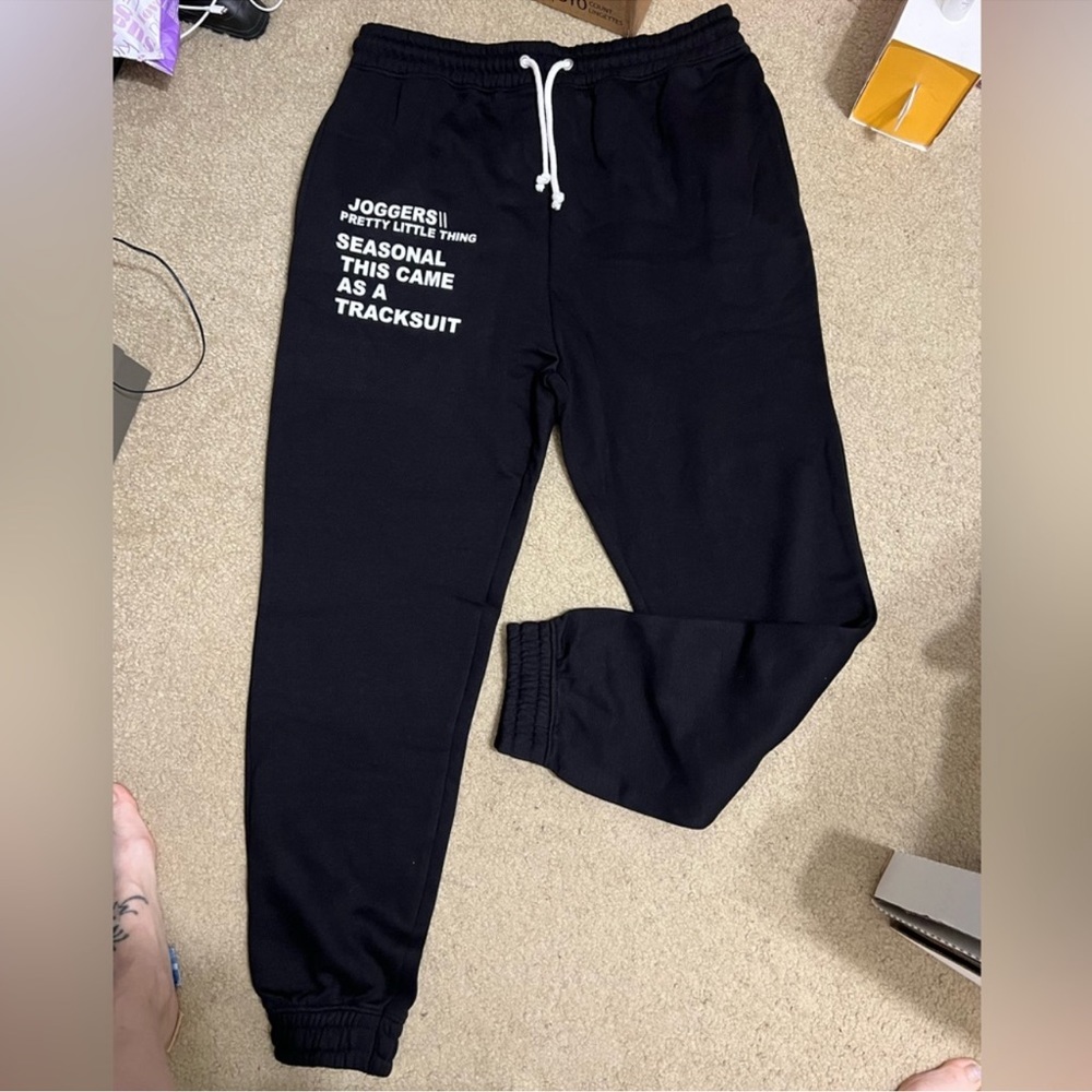 Pretty Little Thing sweatsuit - Picture 3 of 3